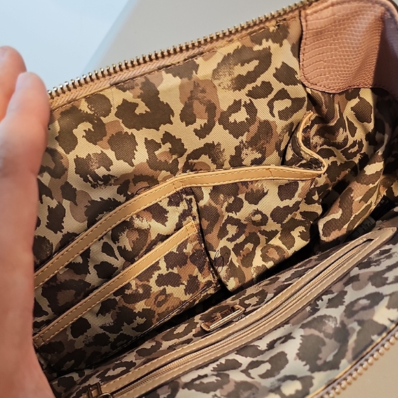 Guess Pink Perforated Tote - Picture 5 of 7